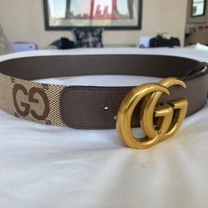 Ladies Gucci jumbo GG belt